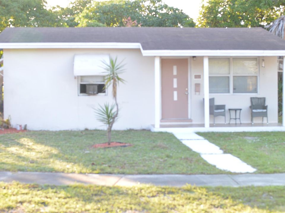 2nd image of 1731 NW 25th Avenue