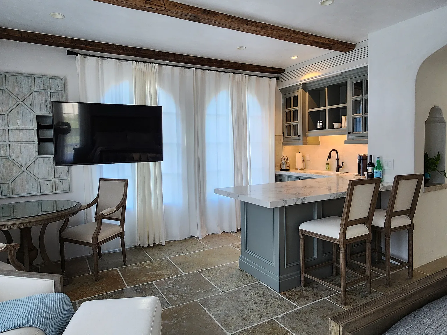 1 bed, 750 sqft, $12,000 — Photo 4