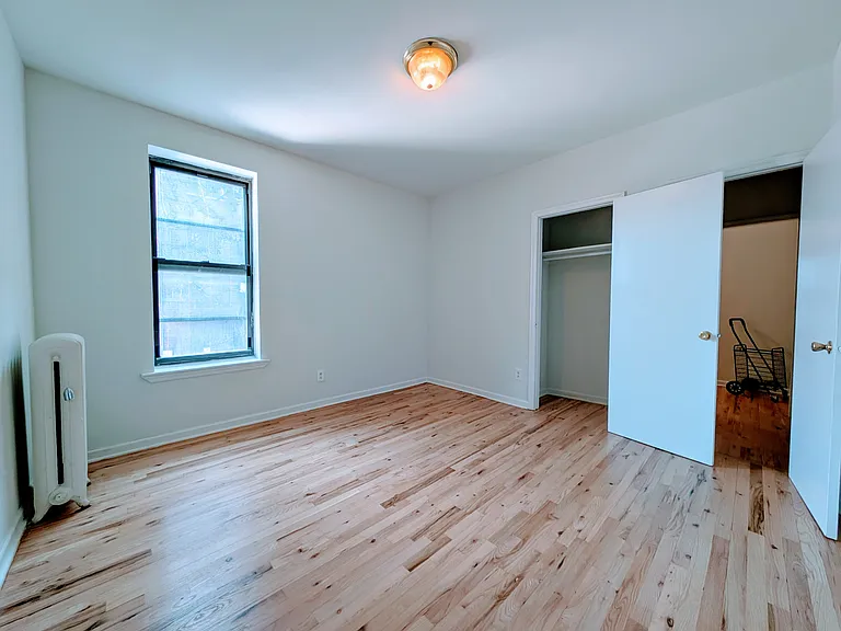 360 E 19th St #O — Photo 5