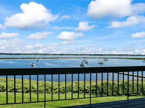 400 Narragansett Pkwy APT G2, Warwick, RI 02888