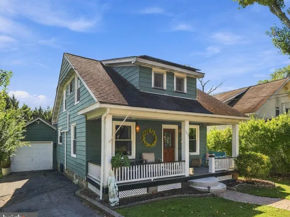 1317 Coolbaugh St, Stroudsburg, PA 18360