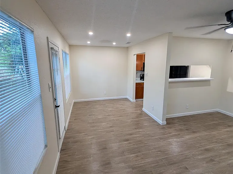13303 Lyndhurst St #B — Photo 5