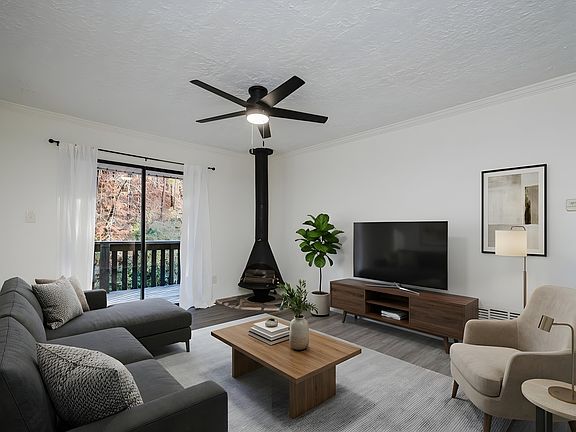 2nd image of 1308 Woodland Vlg