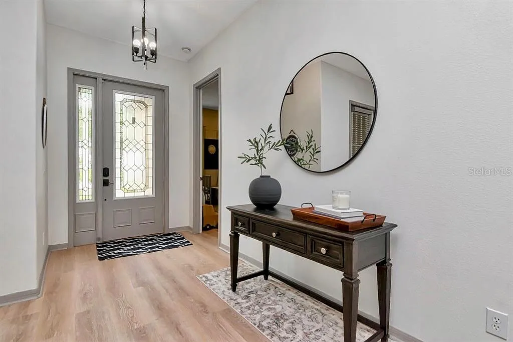 5 bed, 3.5 bath, 3445 sqft, $4,700 — Photo 4