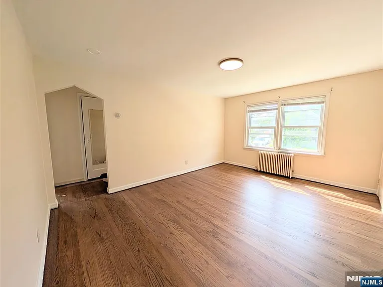 139 Eastern Way — Photo 2