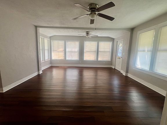 5th image of 2025 Merrill Ave