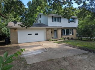 2731 Valley Dr, Ann Arbor, MI 48103