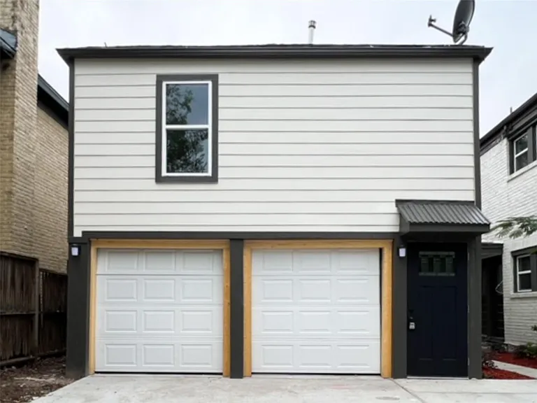 4704 Greenbriar St — Photo 1