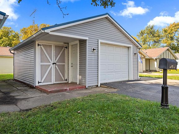 2nd image of 527 Strayer Dr