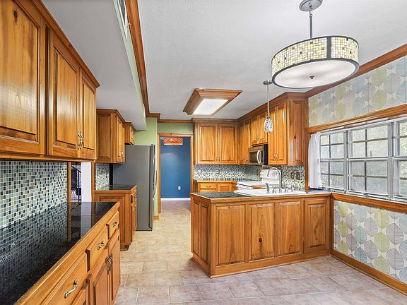 4th image of 9218 Catalpa Ct