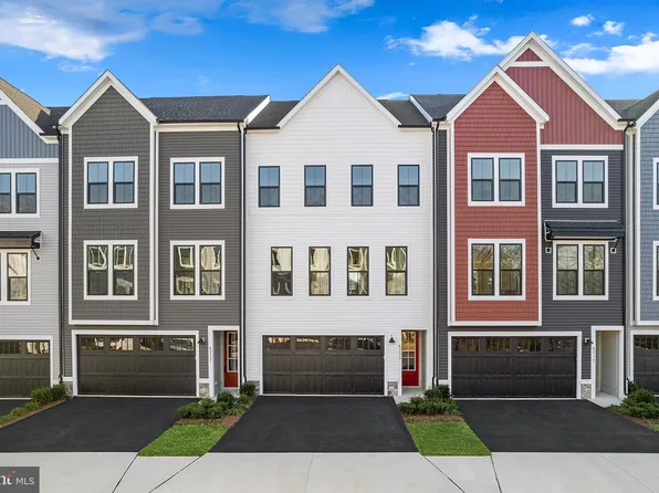 42175 Berrier Farms Ter, Chantilly, VA 20152