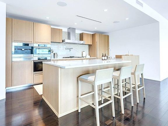2nd image of 1011 Cordova St W #230X
