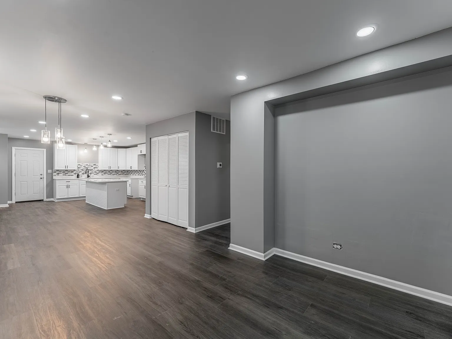 2 bed, 1200 sqft, $2,550 — Photo 4
