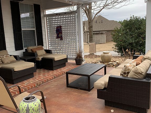 Pergola in back patio area