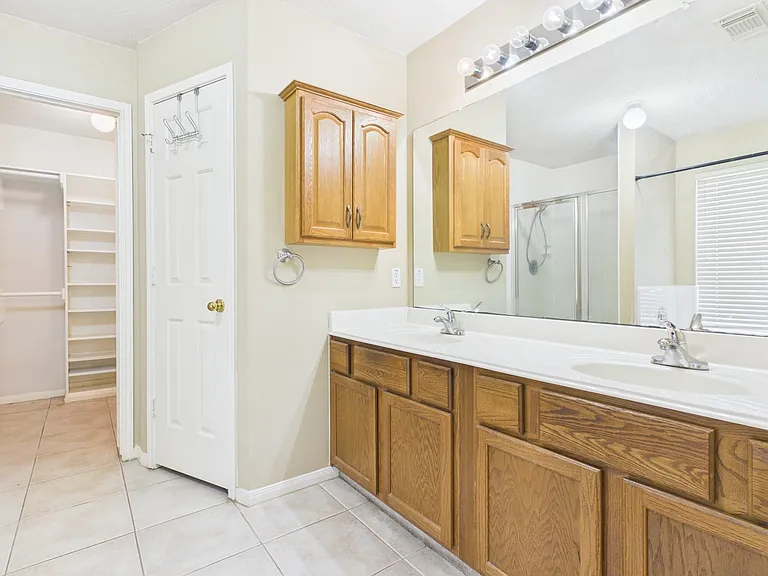 3914 Cyril Dr — Photo 18