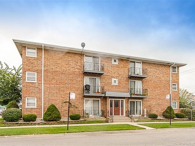 1st image of 3460 N Harlem Ave APT 1A