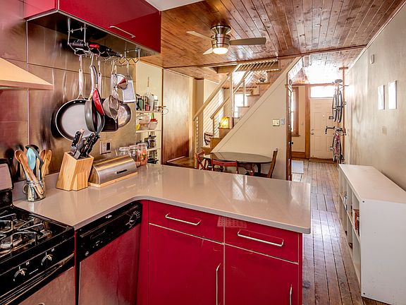 5th image of 2622 Catharine St