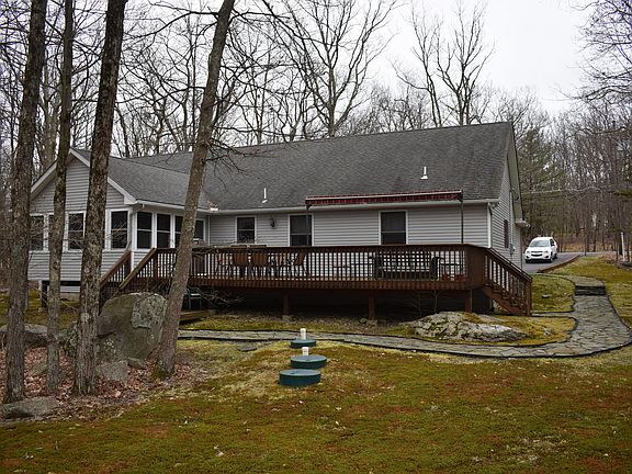 3rd image of 804 W Spur Ct