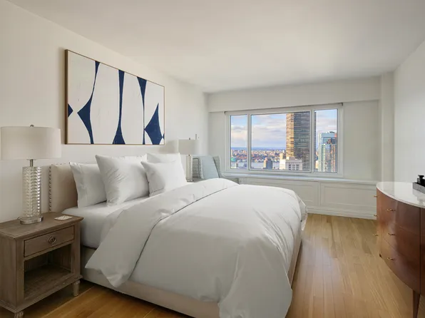 20 West 64th Street image 6 of 13