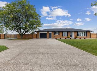 214 Binbrook Rd, Hamilton, ON L0R 1C0