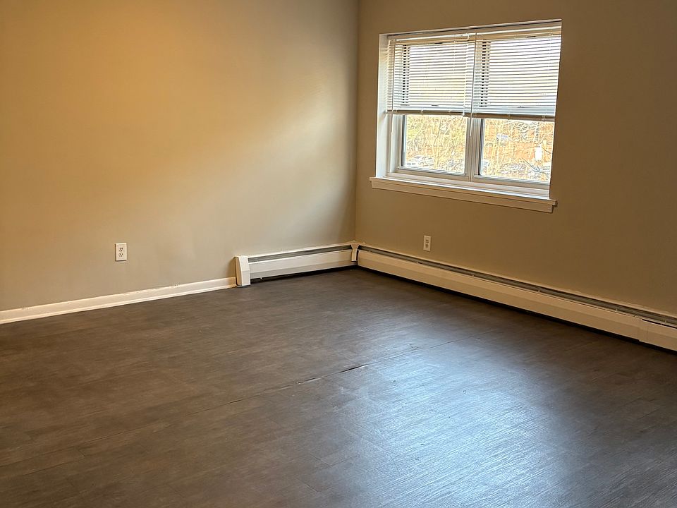 1st image of 391 Highland Ave #2A