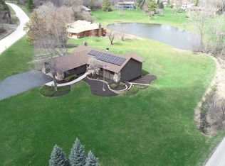 24650 W Middle Fork Rd, Barrington, IL 60010