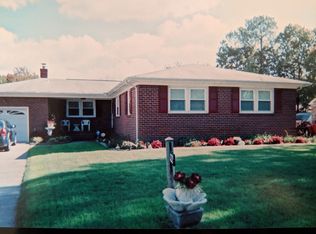 722 Sunnywood Rd, Newport News, VA 23601