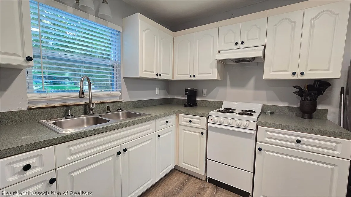 1 bed, 1.0 bath, 378 sqft, $900 — Photo 4