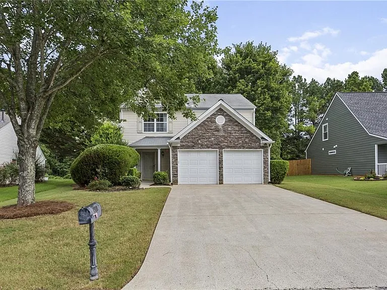 208 Carrington Way — Photo 1