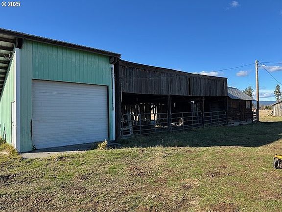 5th image of 247 Troh Ln