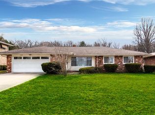 1160 Long Ridge Dr, Seven Hills, OH 44131