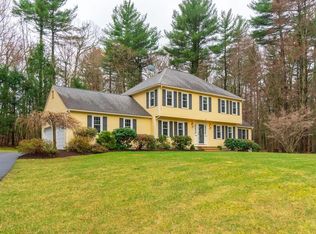 3 Briarwood Ln, Upton, MA 01568