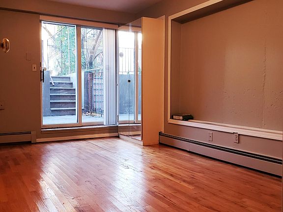 4th image of 1843 Benson Ave #1