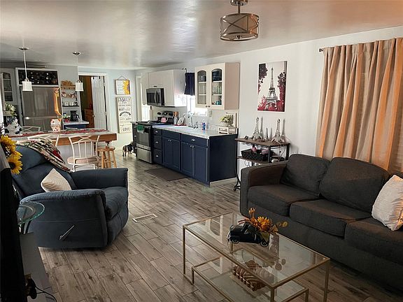 2nd image of 2410 SW 51st Street