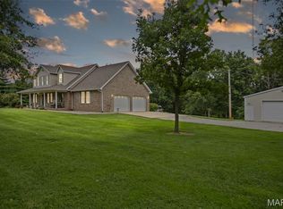 3816 Airport Rd, Godfrey, IL 62035