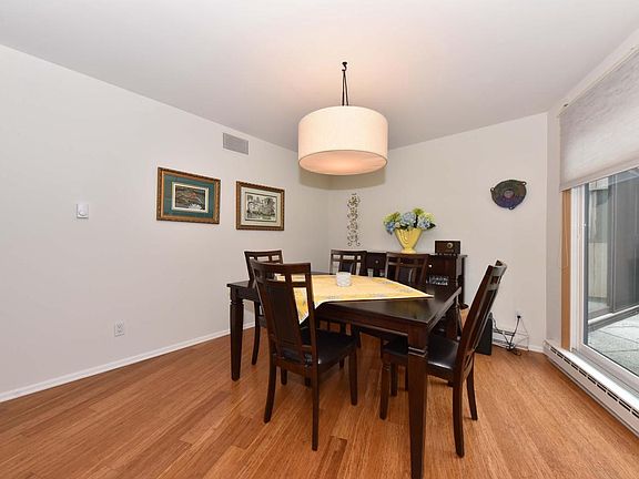 5th image of 425 W Willow COURT #128