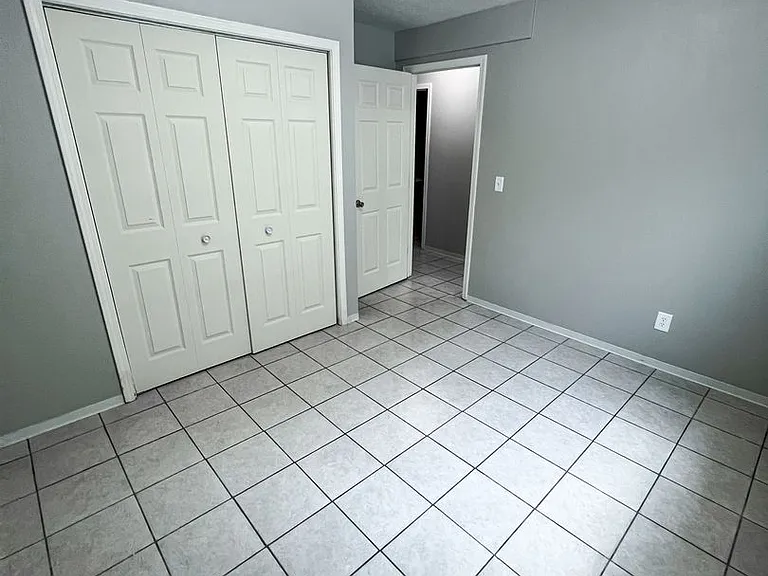 104 1st Ave NE #B — Photo 8