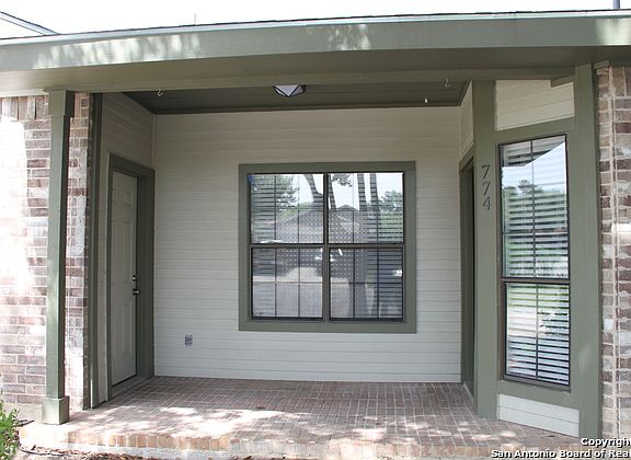 2nd image of 774 Briarbend Dr