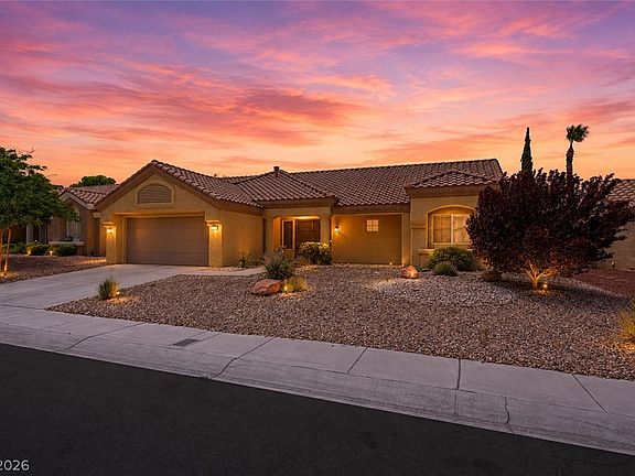 2nd image of 2517 Desert Sands Dr