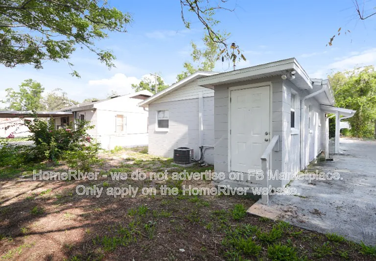 705 W 9th St — Photo 15