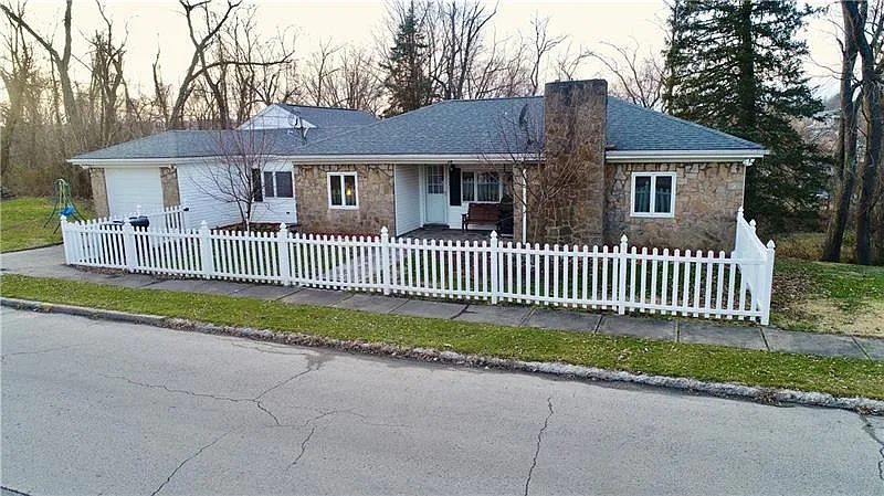 78 Clarendon Ave photo 1