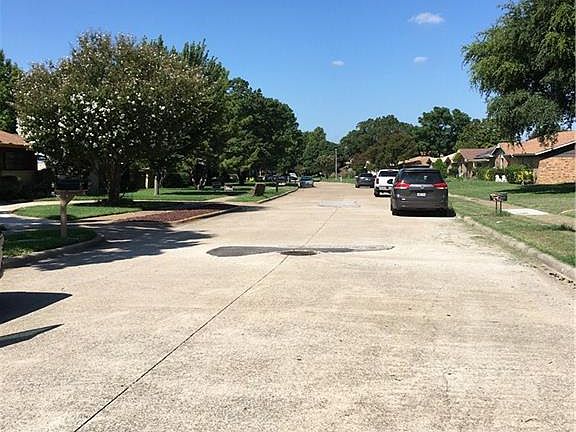 4th image of 1702 Goliad Dr