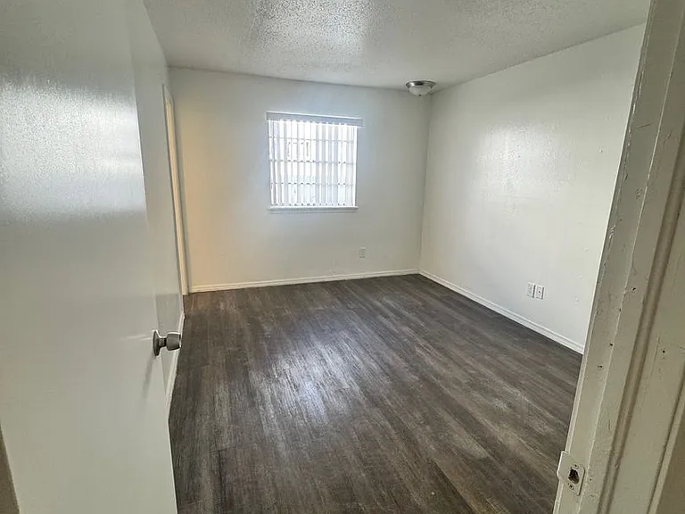 Campus Pointe Apartments — Photo 36
