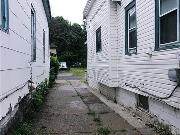 3rd image of 12 Frankfort Ave