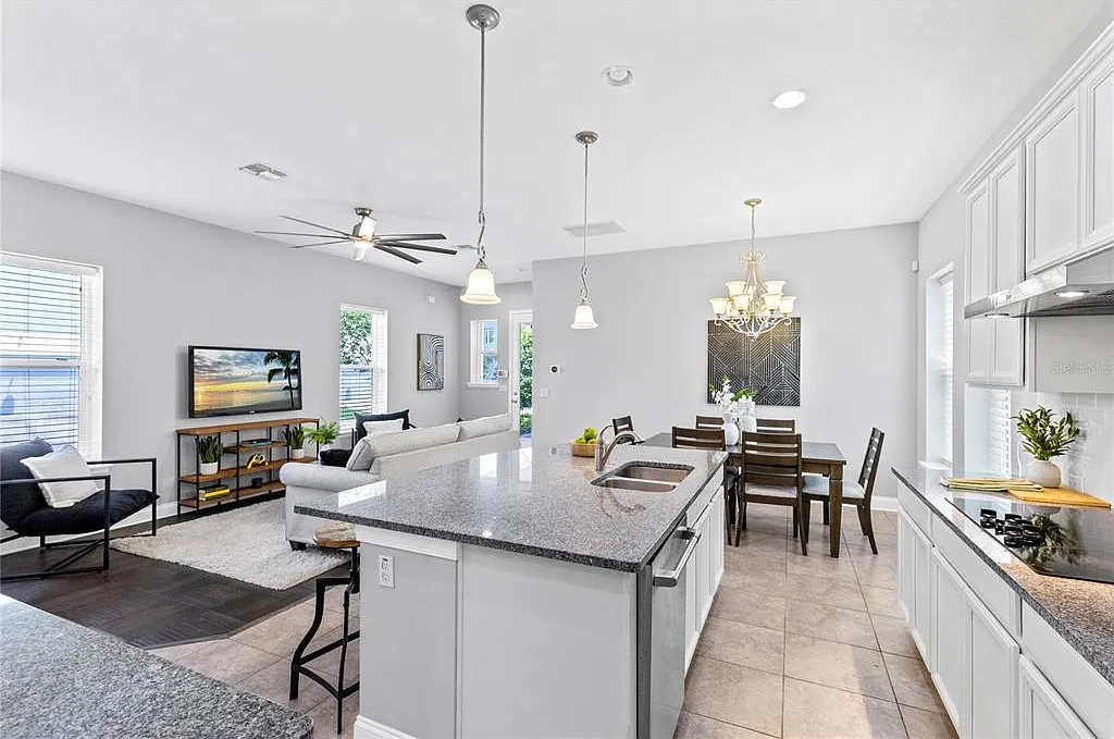 4 bed, 3.5 bath, 2344 sqft, $3,995 — Photo 4