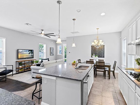 4th image of 7749 Laureate Blvd