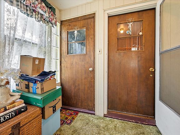 3rd image of 4333 N Melvina Ave