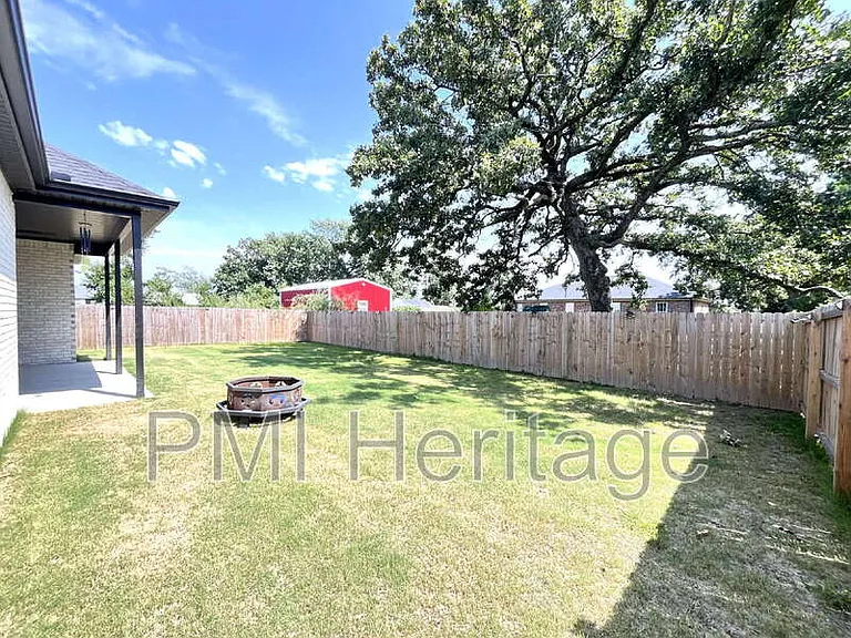 2061 Larry Ln — Photo 26