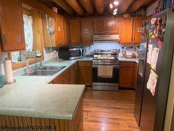 5th image of 148 Hillcrest Dr