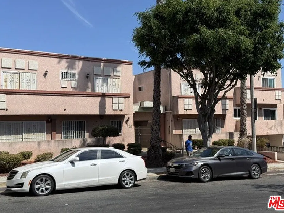 720 N Eucalyptus Ave #106